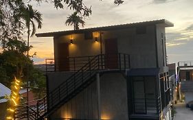 Rockstar Hotel & Bar